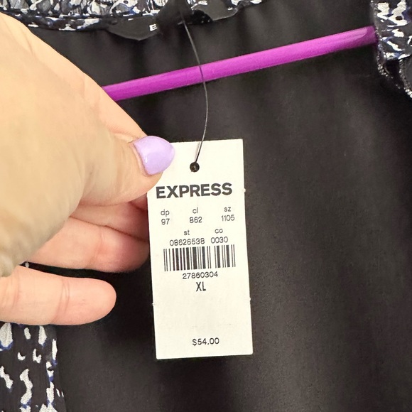 New with tags Express Printed Wrap Front Peplum Top - Picture 8 of 10